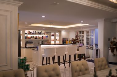 Phong Cách Thiết Kế Bán Cổ Điển