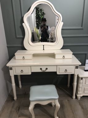 Phong Cách Thiết Kế Bán Cổ Điển